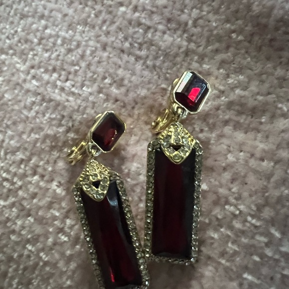 Lauren Ralph Lauren Red  Stone Clip On Earrings! - Picture 2 of 10